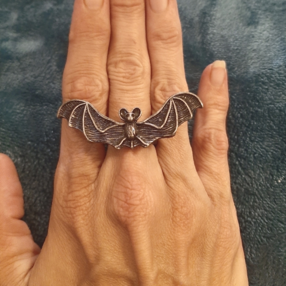 Silvertone Bat Halloween Ring